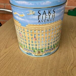 Saks Fifth Avenue Blue and Tan Decor Cookie Tin Accents🥰❤️